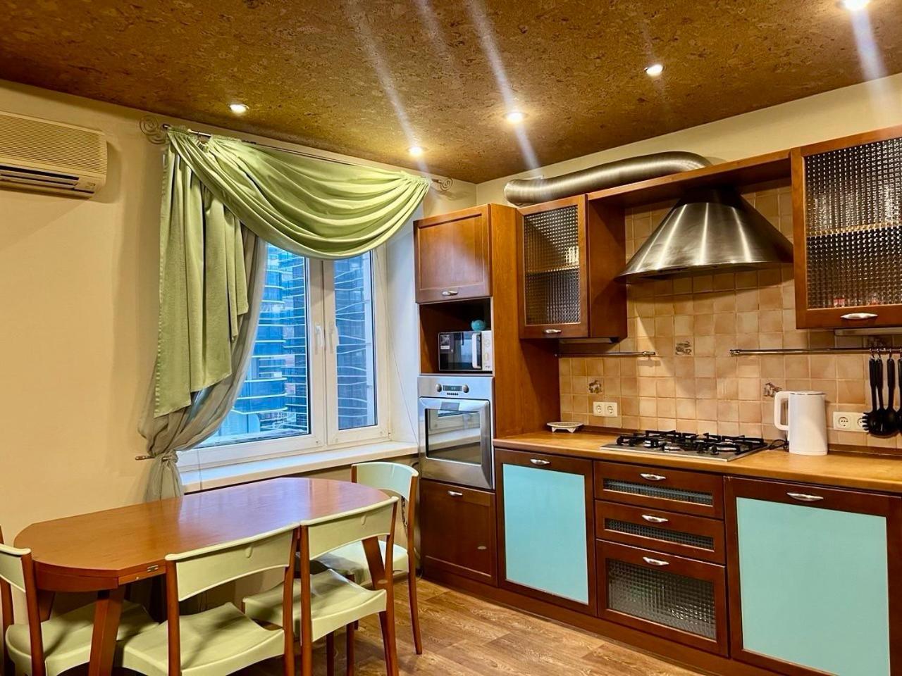 Apartment In The Center Of Kijev Kültér fotó